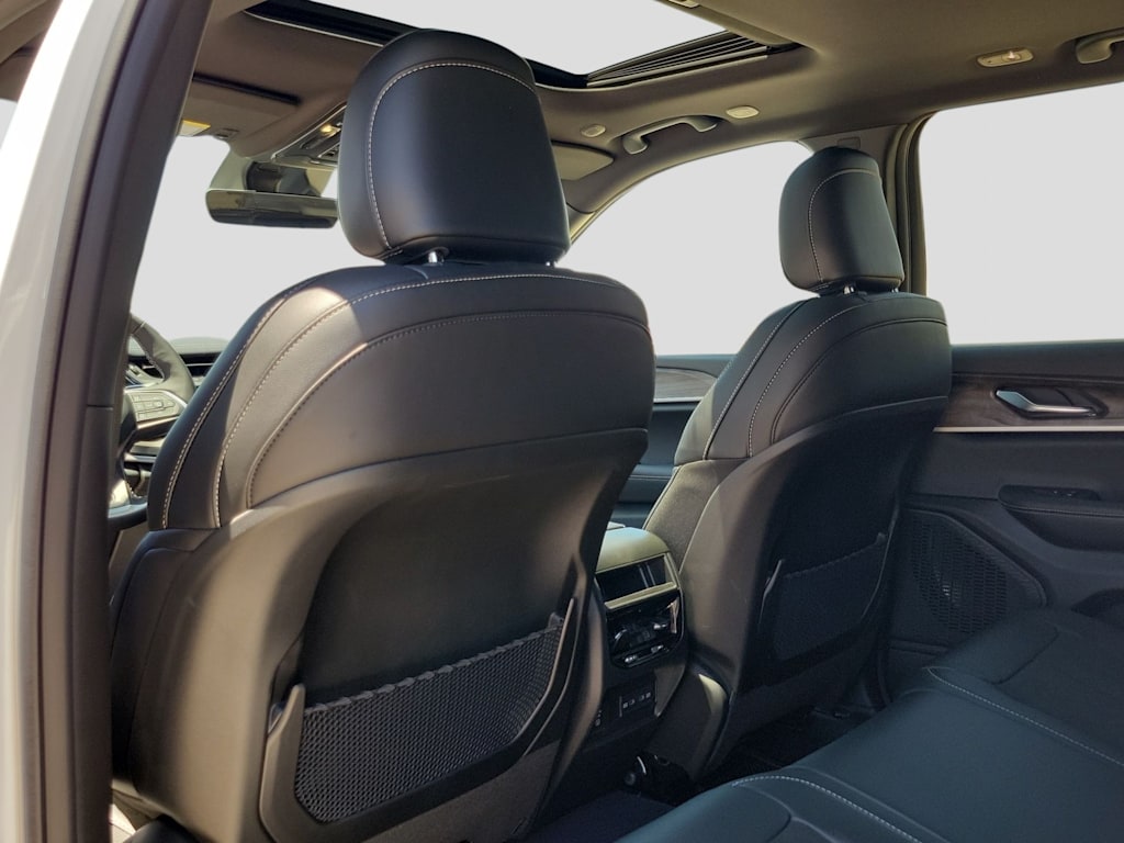 Thumbnail: 2026 Jeep Grand Cherokee - 13