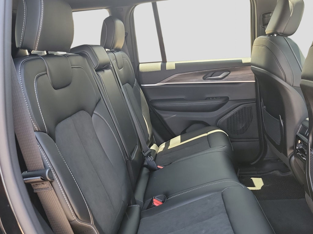 Thumbnail: 2026 Jeep Grand Cherokee - 13