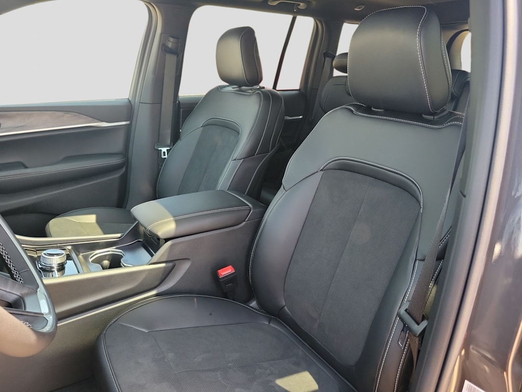 Thumbnail: 2026 Jeep Grand Cherokee - 10