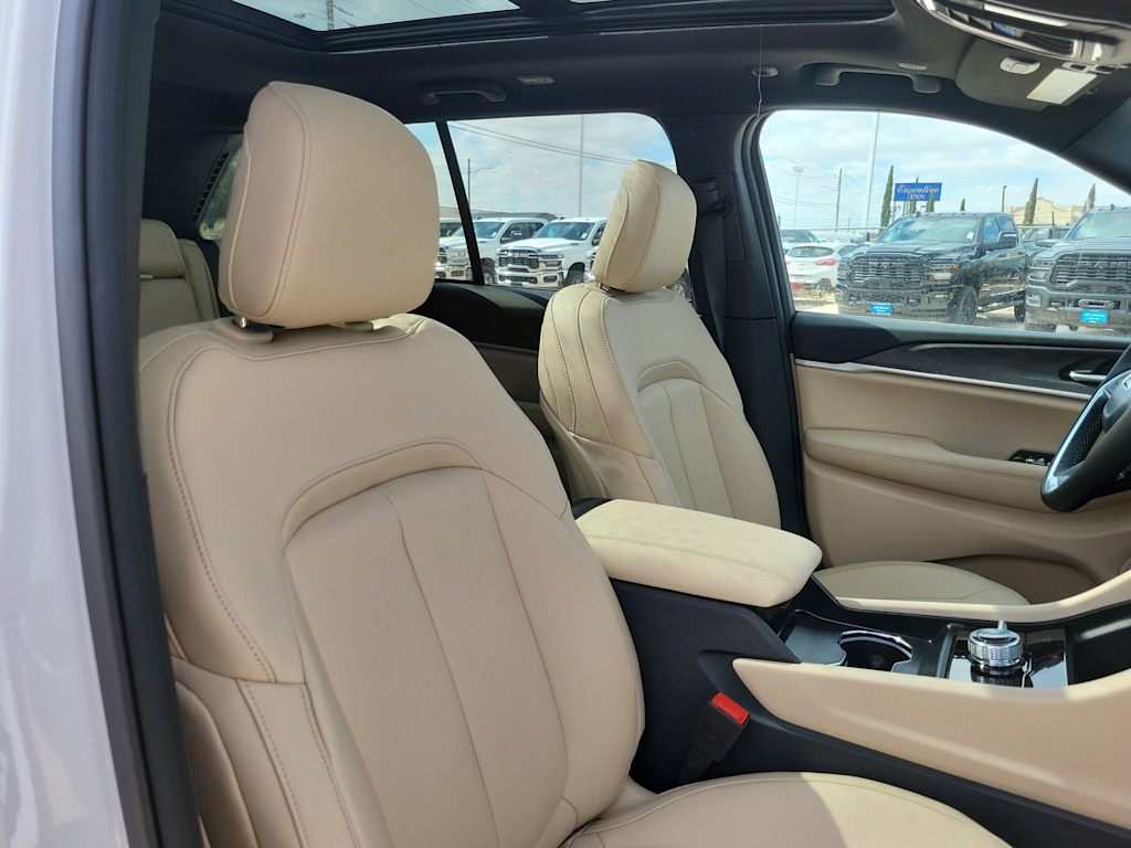 Thumbnail: 2025 Jeep Grand Cherokee - 12