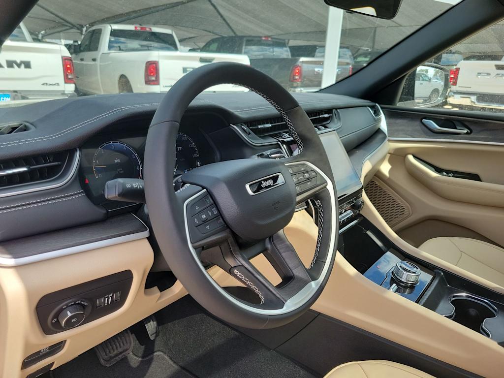 Thumbnail: 2025 Jeep Grand Cherokee - 2