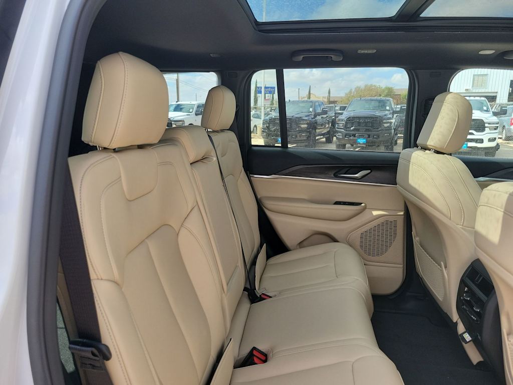 Thumbnail: 2025 Jeep Grand Cherokee - 19