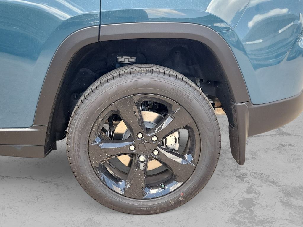 Thumbnail: 2026 Jeep Grand Cherokee - 8
