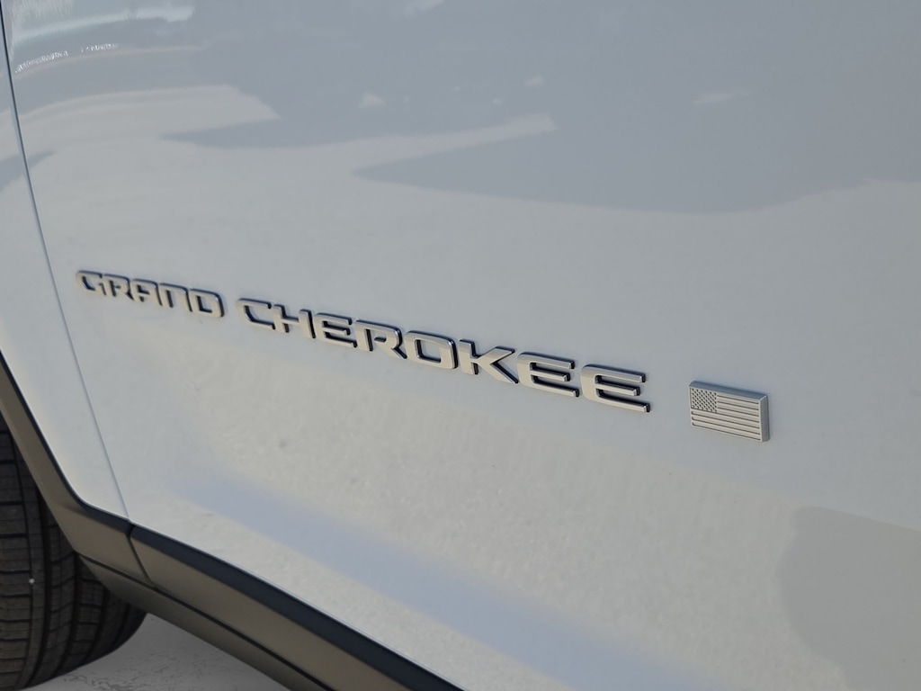 Thumbnail: 2026 Jeep Grand Cherokee - 6