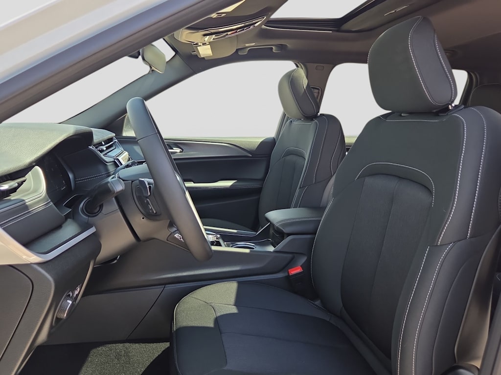 Thumbnail: 2026 Jeep Grand Cherokee - 10