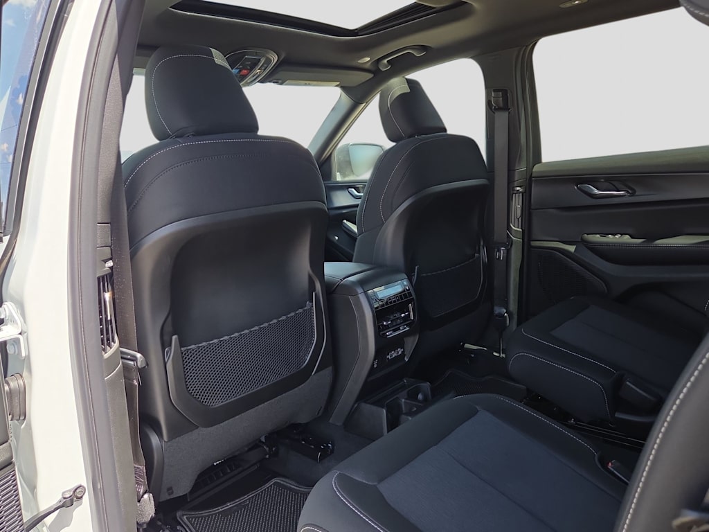 Thumbnail: 2026 Jeep Grand Cherokee - 12
