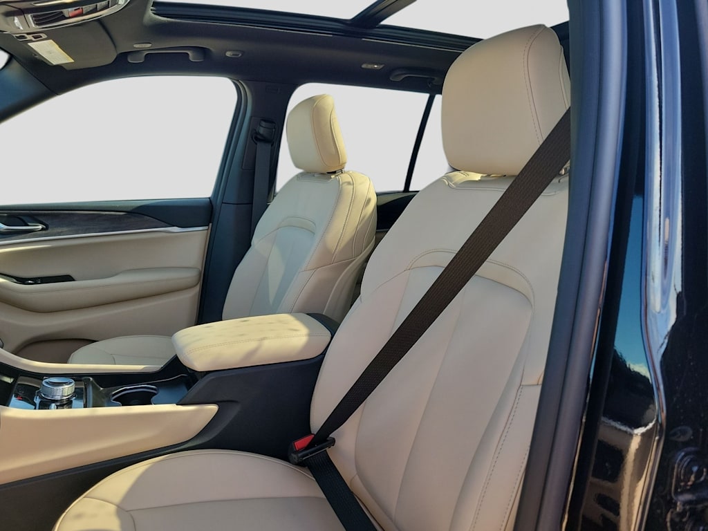 Thumbnail: 2026 Jeep Grand Cherokee - 11