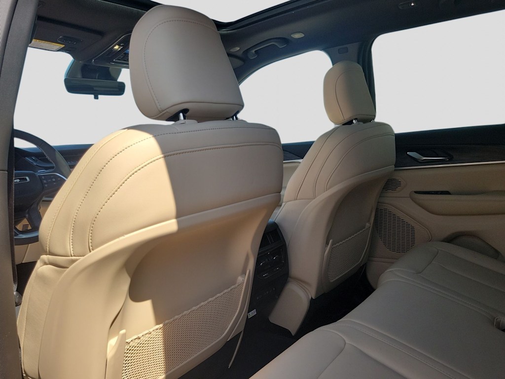 Thumbnail: 2026 Jeep Grand Cherokee - 13