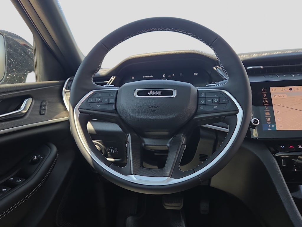 Thumbnail: 2026 Jeep Grand Cherokee - 13