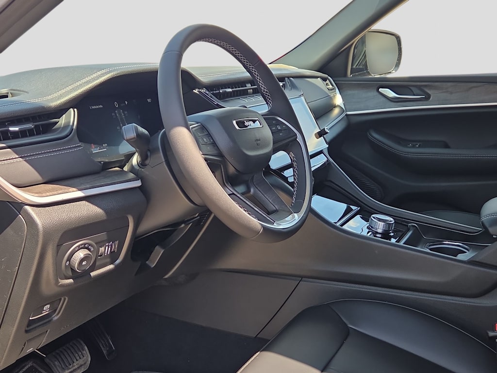 Thumbnail: 2026 Jeep Grand Cherokee - 2