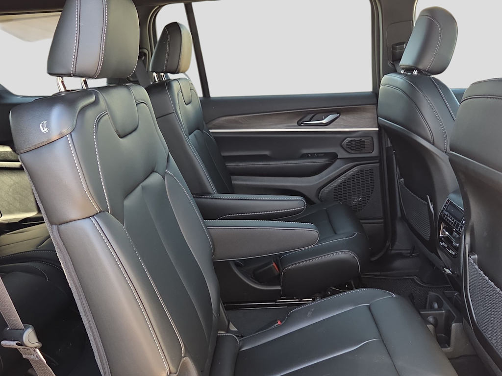 Thumbnail: 2026 Jeep Grand Cherokee - 22