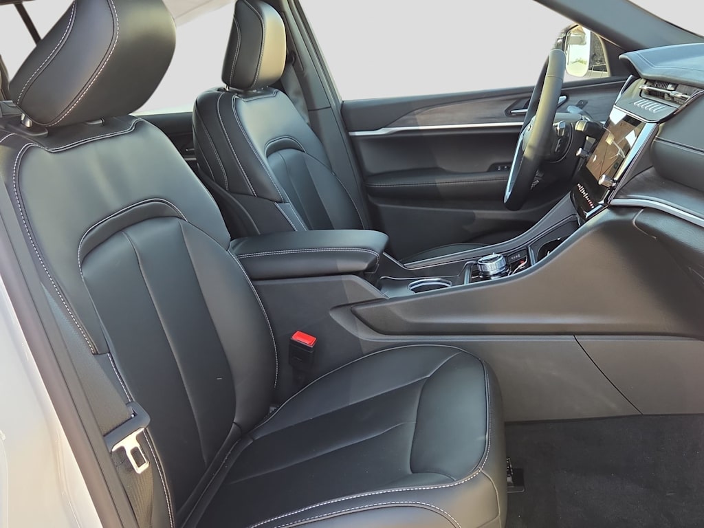 Thumbnail: 2026 Jeep Grand Cherokee - 11