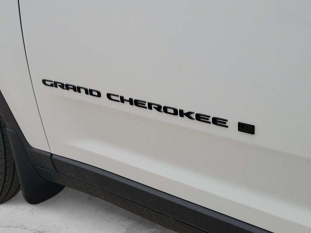 Thumbnail: 2026 Jeep Grand Cherokee - 7