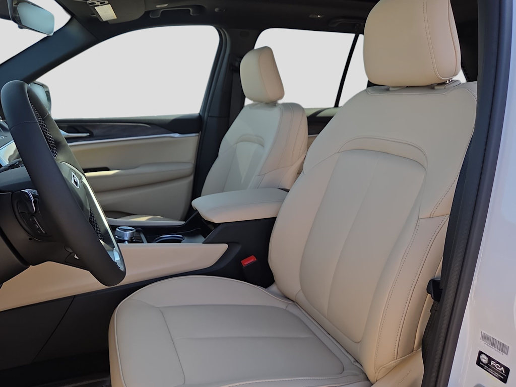 Thumbnail: 2026 Jeep Grand Cherokee - 10