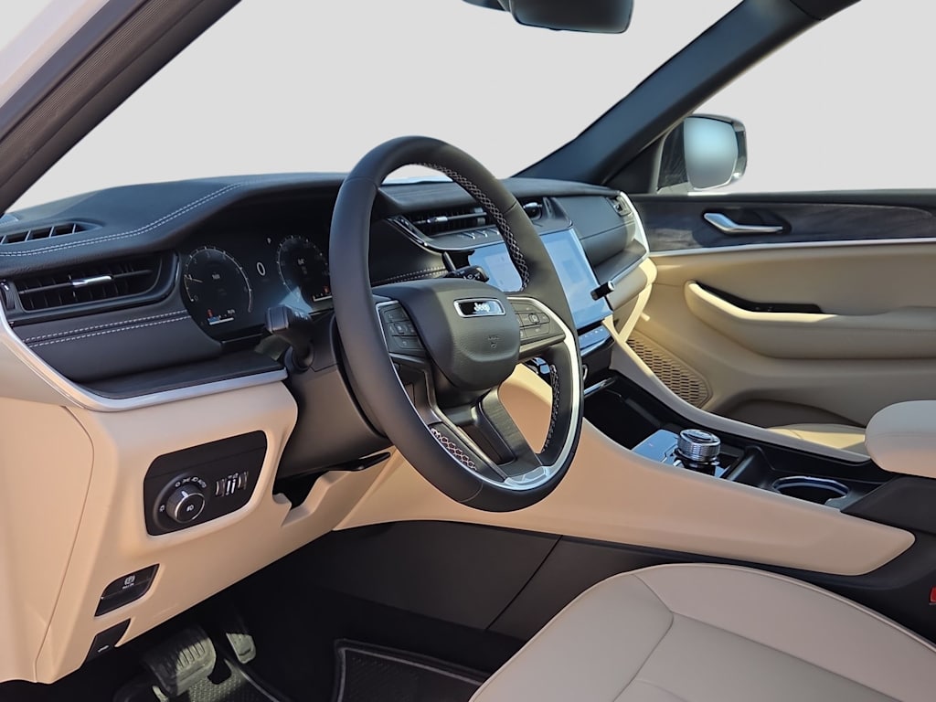 Thumbnail: 2026 Jeep Grand Cherokee - 2