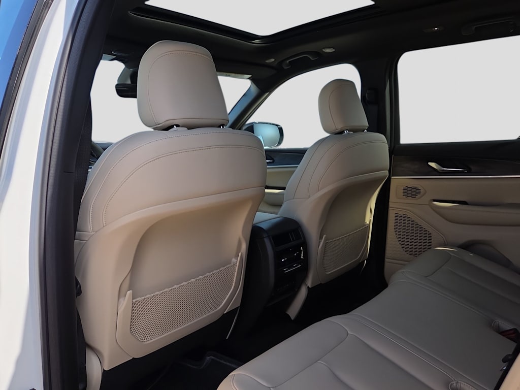 Thumbnail: 2026 Jeep Grand Cherokee - 12