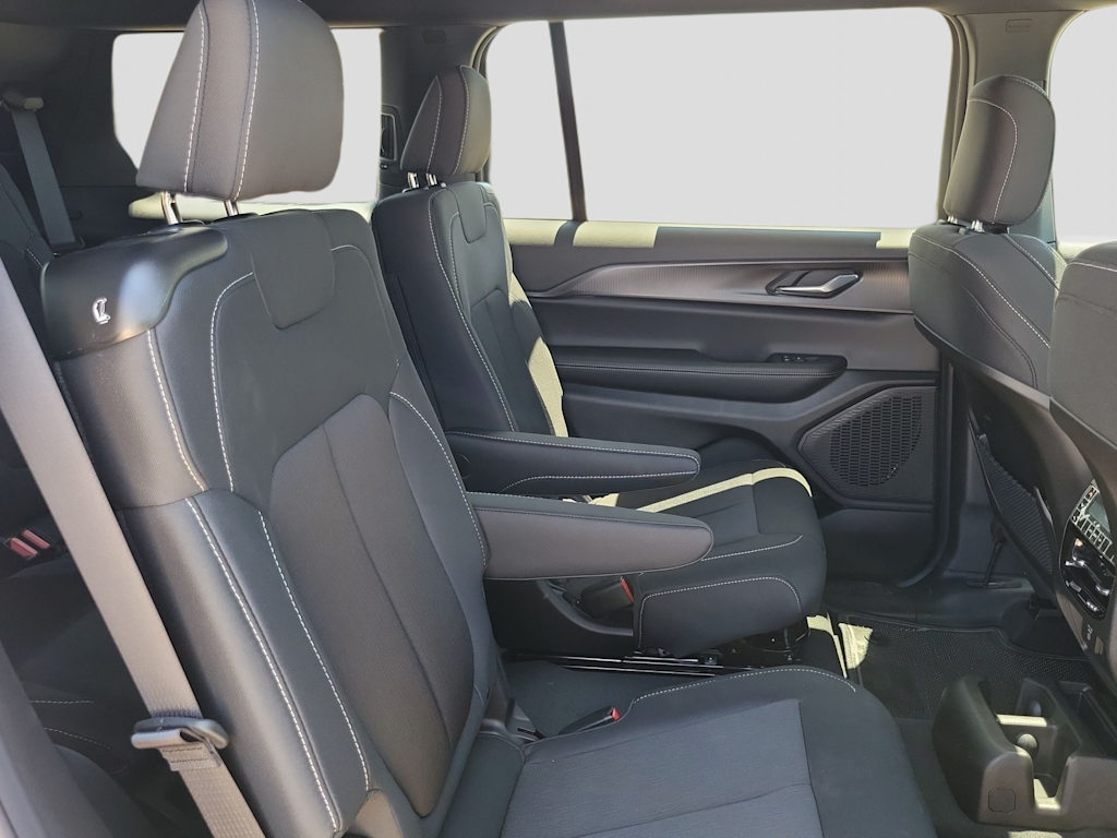 Thumbnail: 2026 Jeep Grand Cherokee L - 21