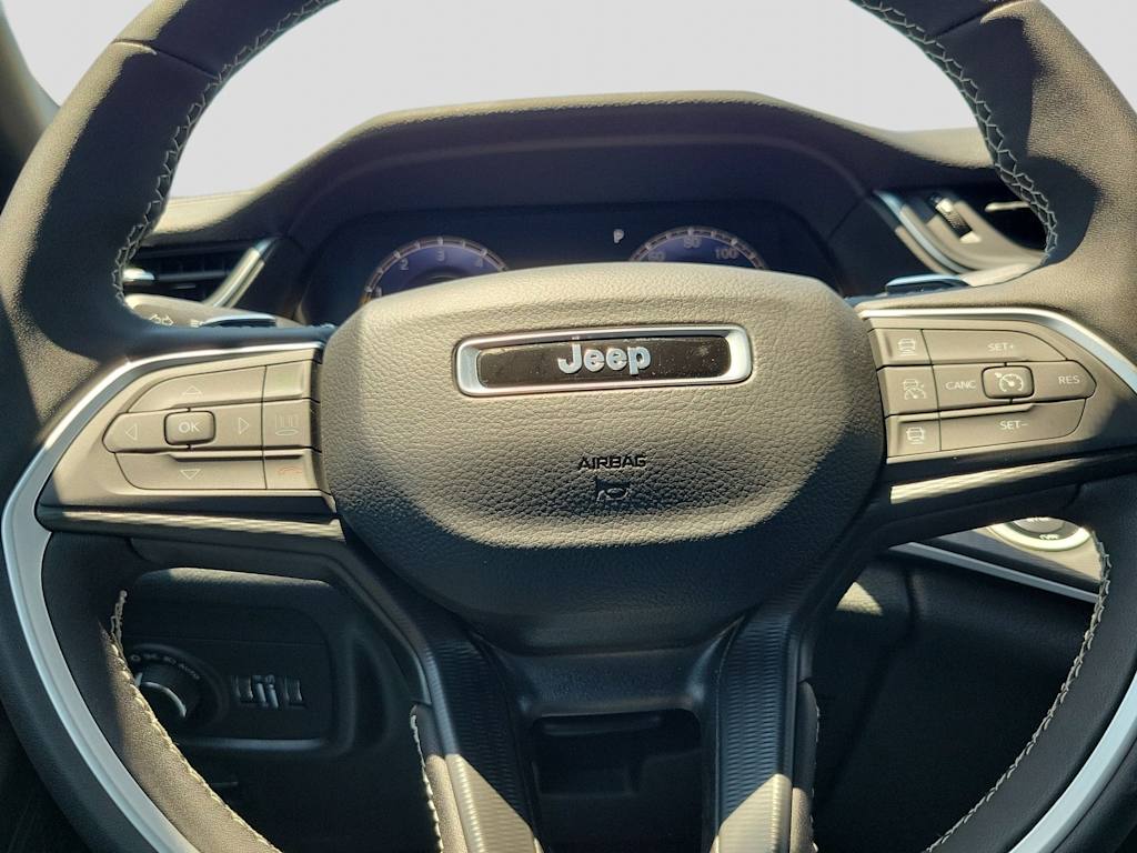 Thumbnail: 2026 Jeep Grand Cherokee L - 24