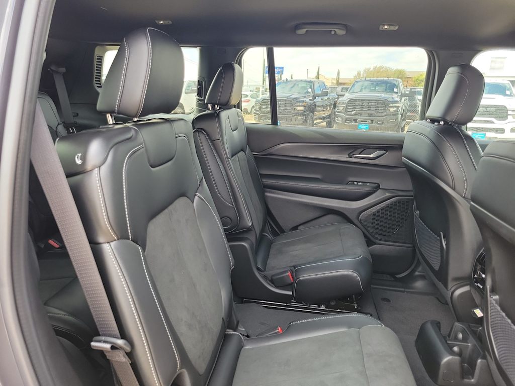 Thumbnail: 2025 Jeep Grand Cherokee L - 20