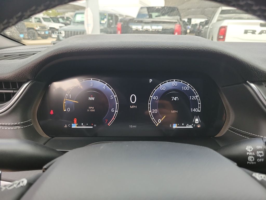 Thumbnail: 2025 Jeep Grand Cherokee L - 17