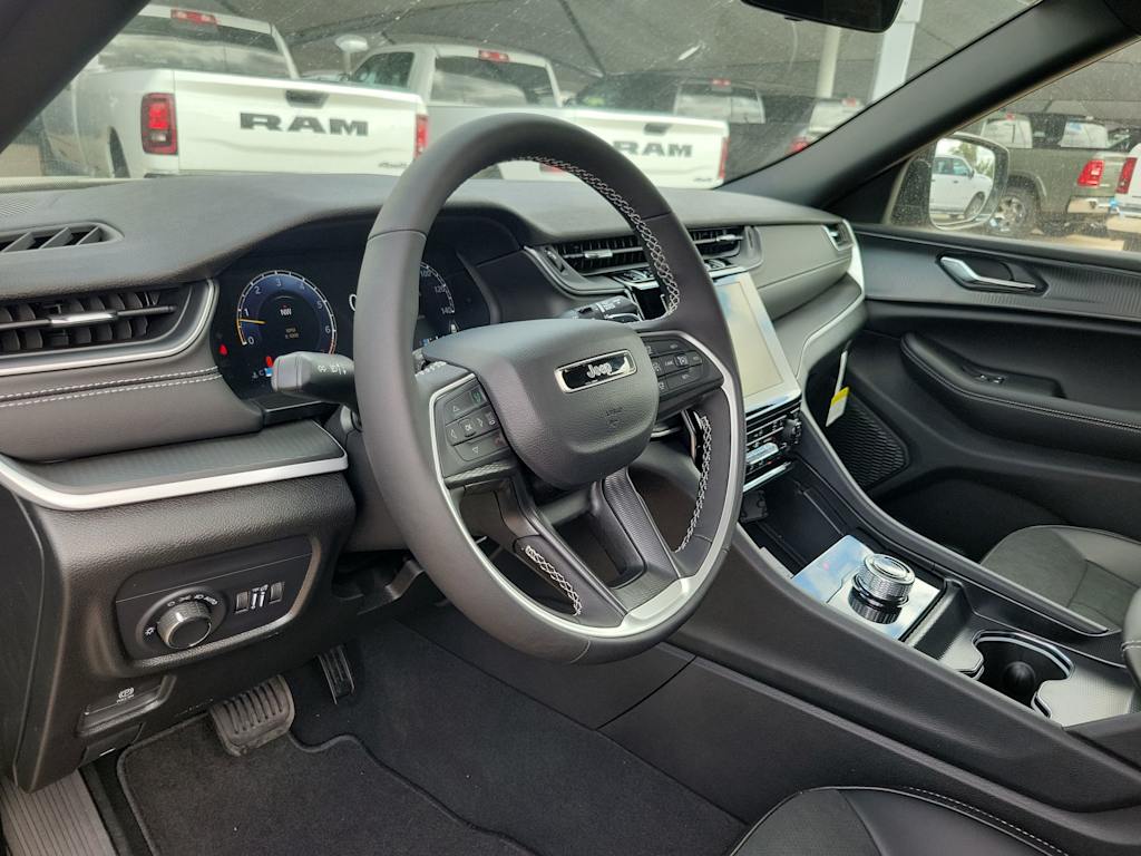 Thumbnail: 2025 Jeep Grand Cherokee L - 2