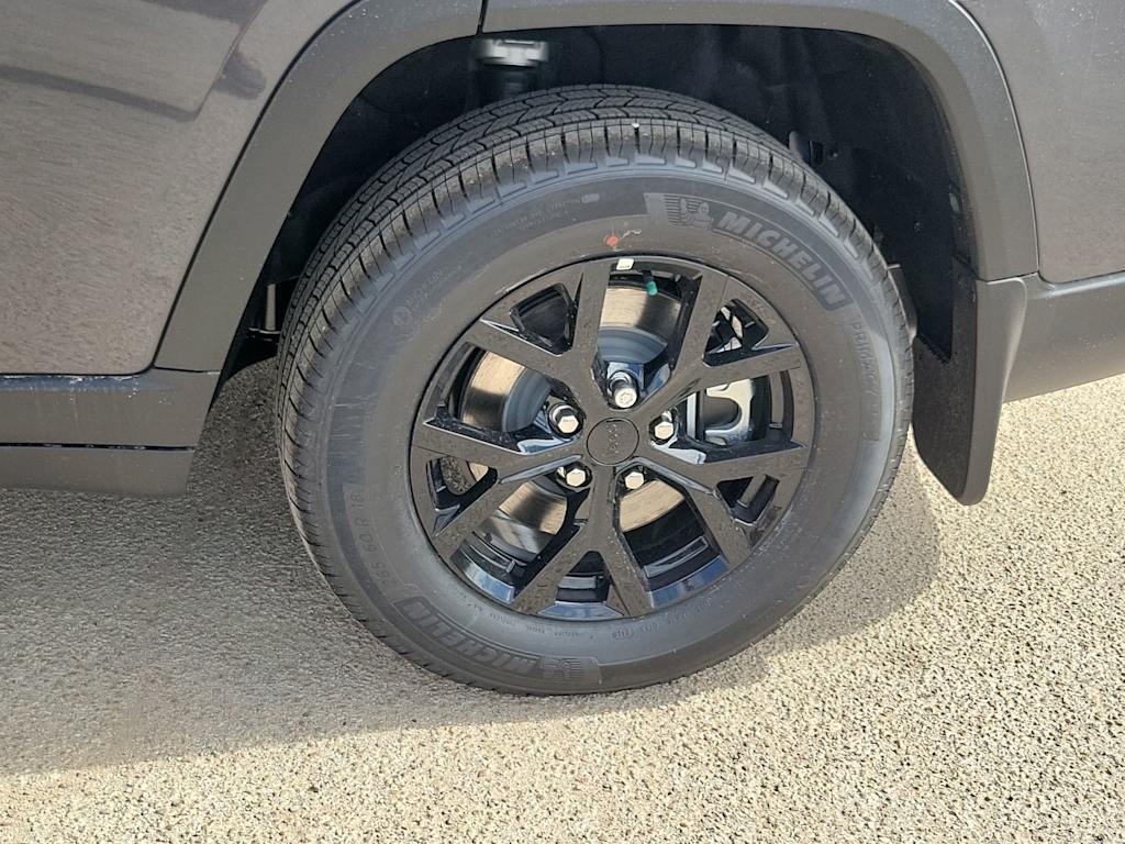 Thumbnail: 2025 Jeep Grand Cherokee L - 8