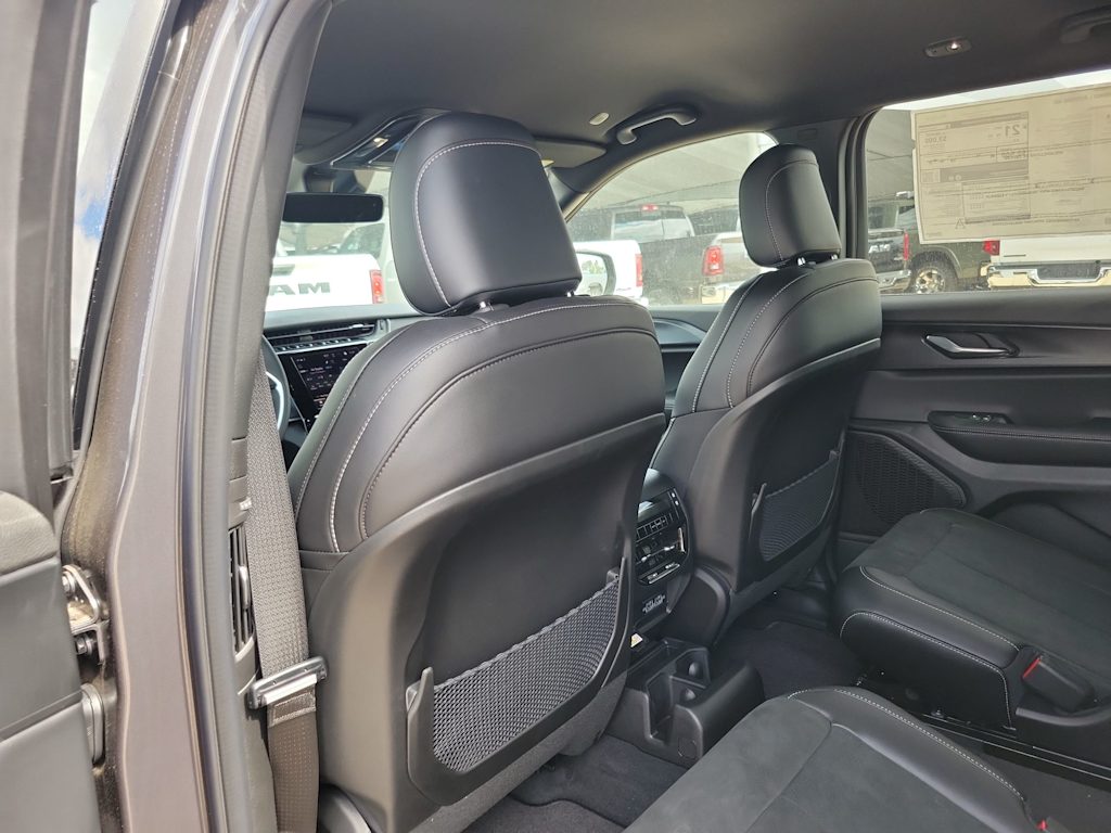 Thumbnail: 2025 Jeep Grand Cherokee L - 13