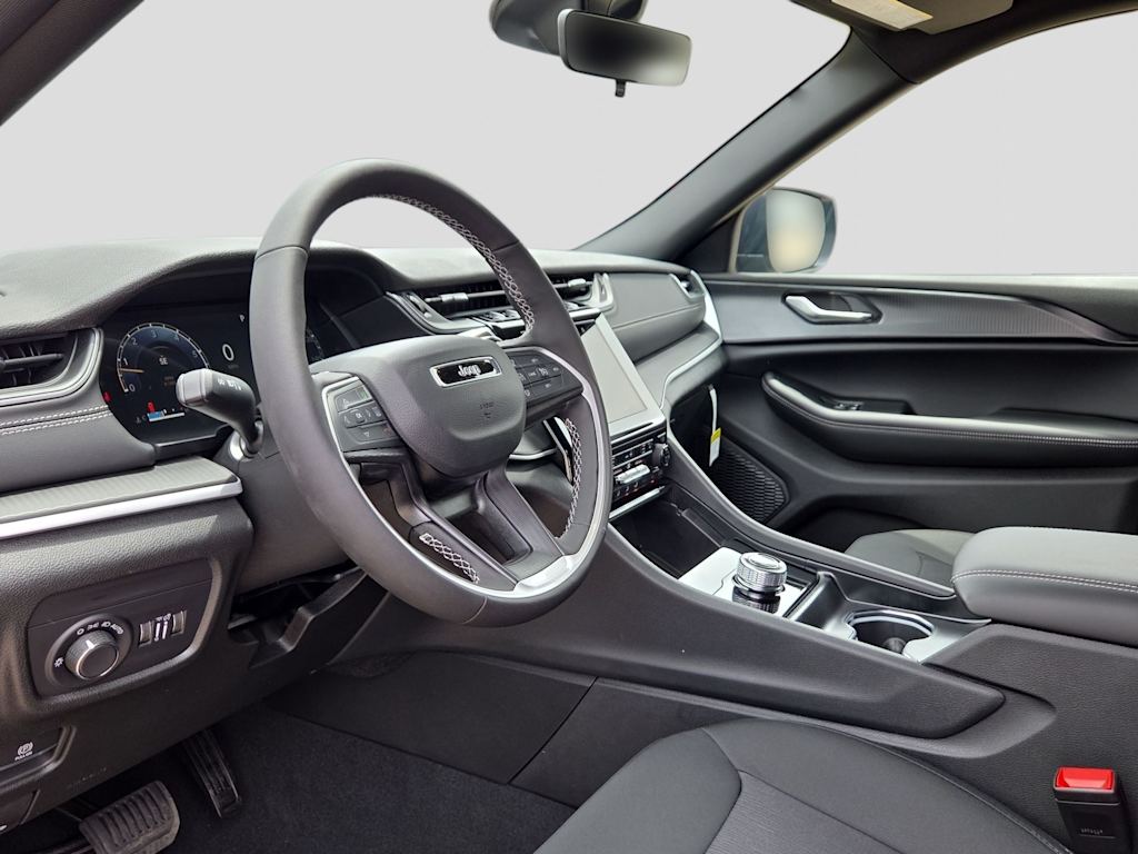 Thumbnail: 2026 Jeep Grand Cherokee L - 3