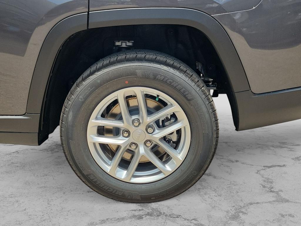Thumbnail: 2026 Jeep Grand Cherokee L - 7