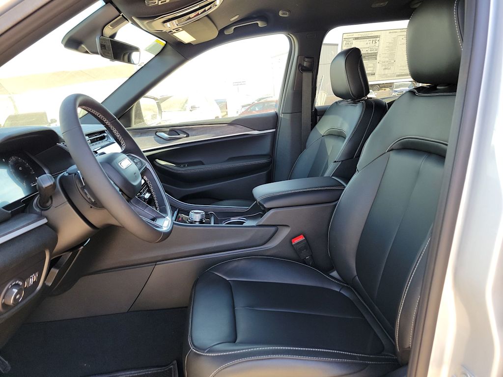 2025 Jeep Grand Cherokee L Limited Edition 10