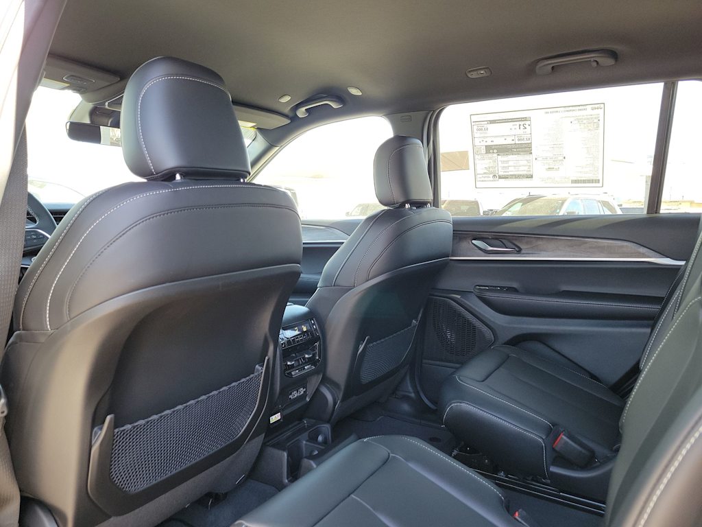 2025 Jeep Grand Cherokee L Limited Edition 11