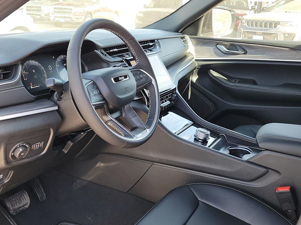 2025 Jeep Grand Cherokee L Limited Edition 9