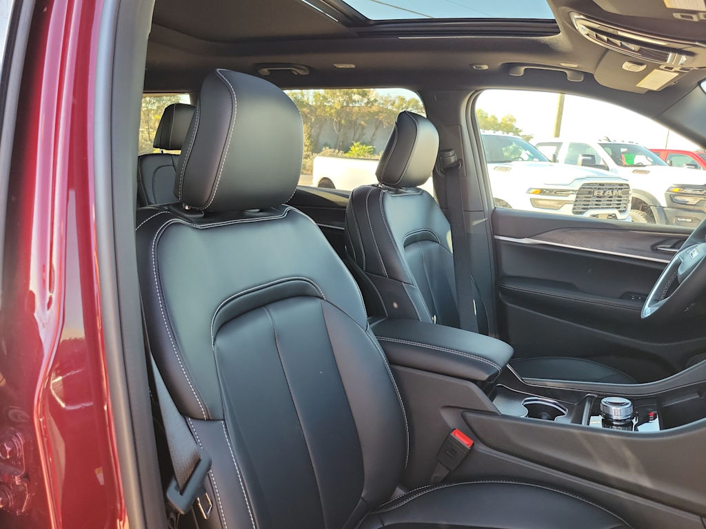 Thumbnail: 2025 Jeep Grand Cherokee L - 11