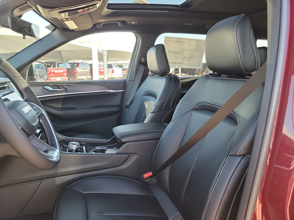 Thumbnail: 2025 Jeep Grand Cherokee L - 10