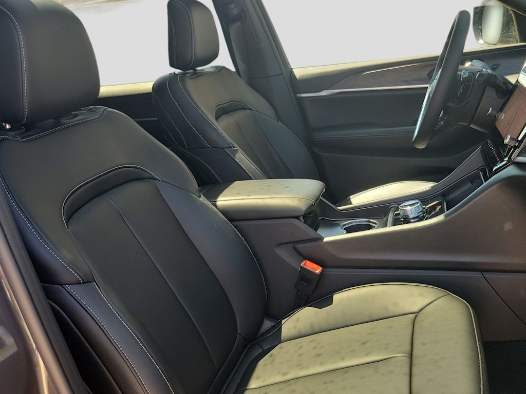 Thumbnail: 2026 Jeep Grand Cherokee L - 12