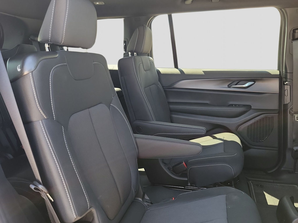 Thumbnail: 2026 Jeep Grand Cherokee L - 22