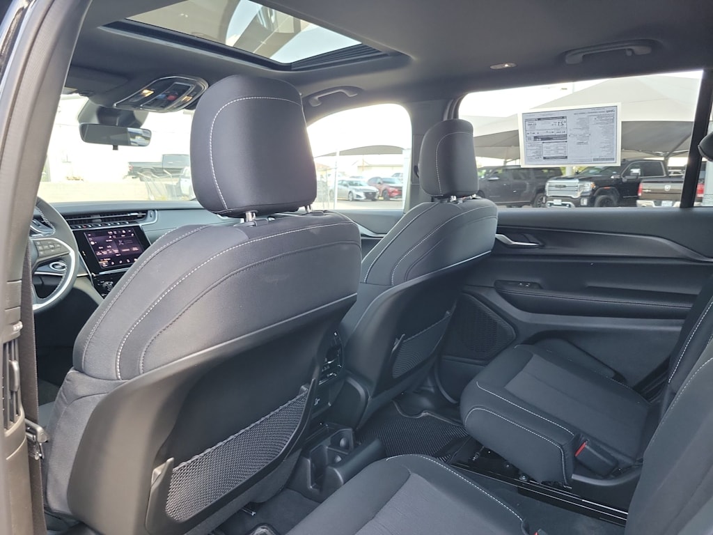 Thumbnail: 2025 Jeep Grand Cherokee L - 13