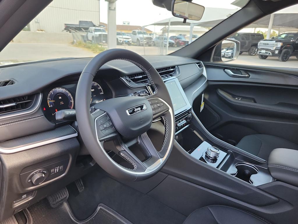 Thumbnail: 2025 Jeep Grand Cherokee L - 2