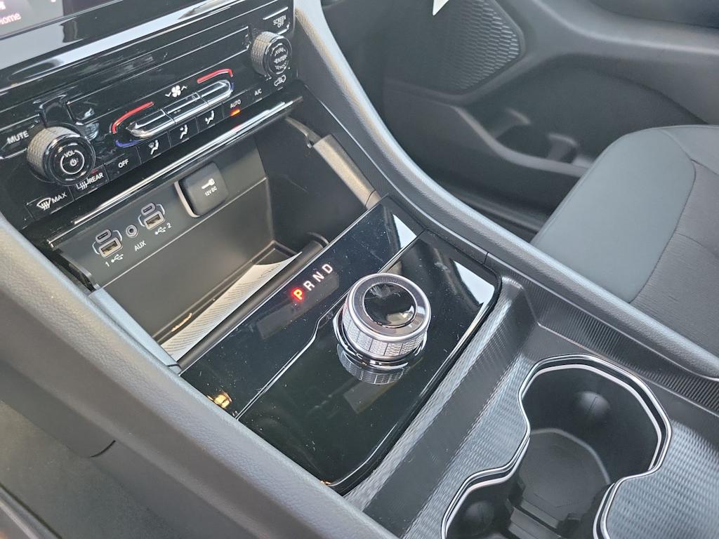 Thumbnail: 2025 Jeep Grand Cherokee L - 16