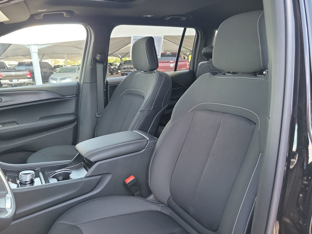 Thumbnail: 2025 Jeep Grand Cherokee L - 11