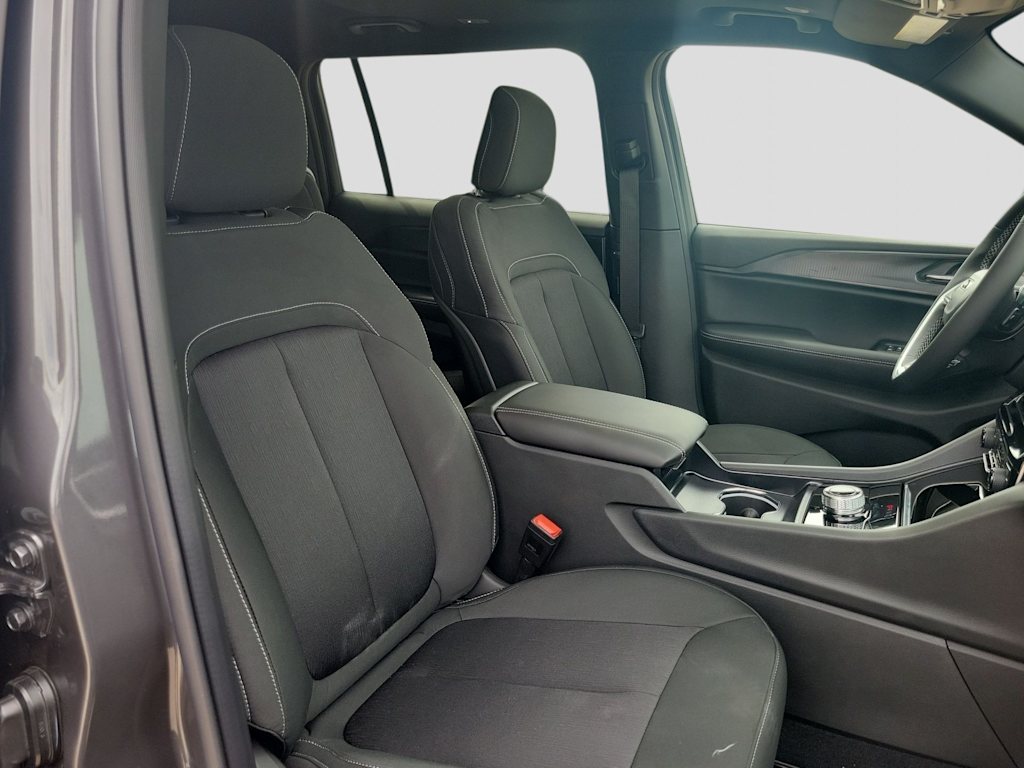 Thumbnail: 2026 Jeep Grand Cherokee L - 12