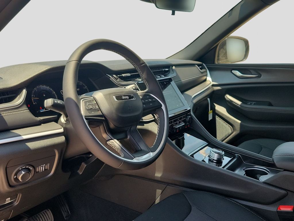 Thumbnail: 2026 Jeep Grand Cherokee L - 2