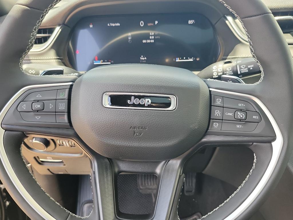 Thumbnail: 2026 Jeep Grand Cherokee L - 24