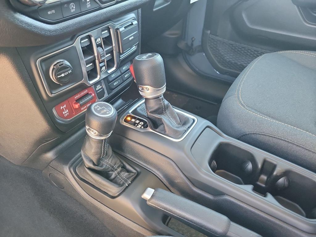 Thumbnail: 2026 Jeep Wrangler - 14