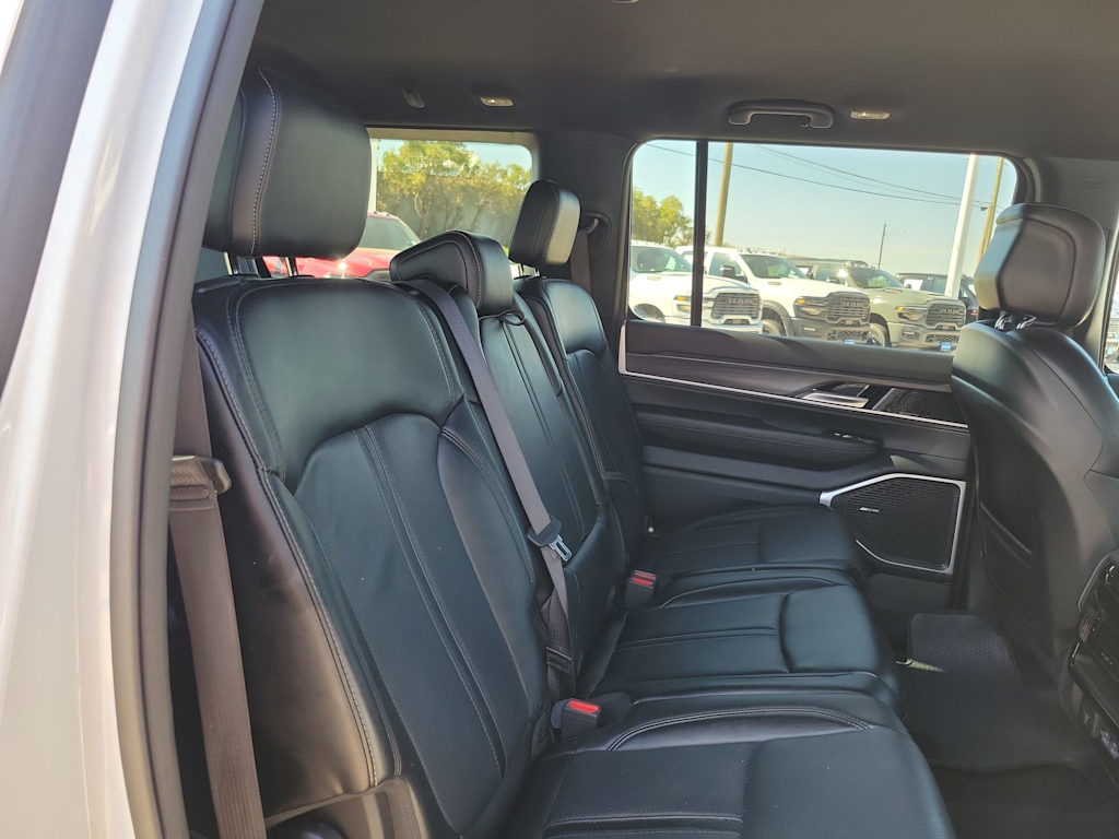 Thumbnail: 2024 Jeep Wagoneer - 20