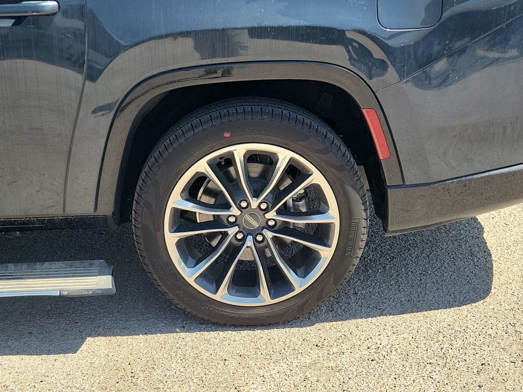 Thumbnail: 2024 Jeep Wagoneer - 7