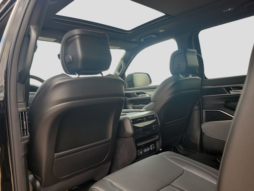Thumbnail: 2026 Jeep Grand Wagoneer - 11