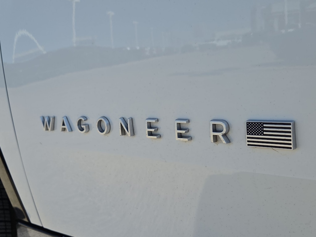Thumbnail: 2023 Jeep Wagoneer - 7