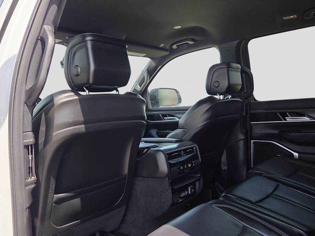 Thumbnail: 2024 Jeep Wagoneer - 12