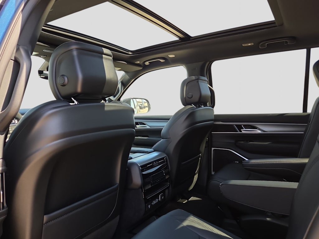Thumbnail: 2026 Jeep Grand Wagoneer - 20